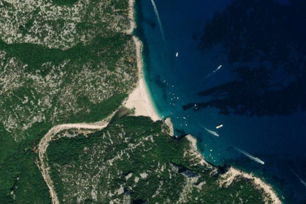 Satellitenbild der Umgebung von Codula Sisine