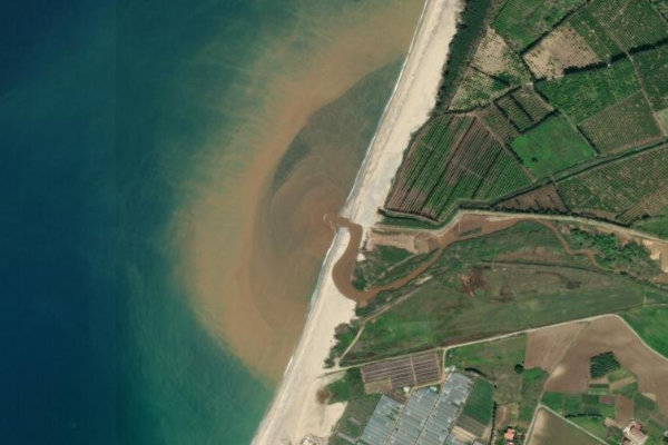 Satellitenbild der Umgebung von Fiumara Angitola