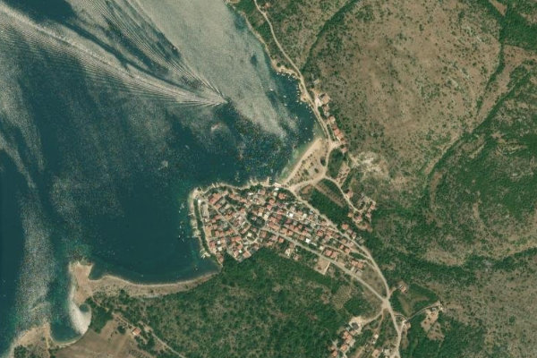 Satellitenbild der Umgebung von Meka Draga