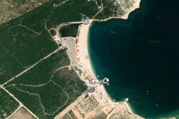 Satellitenbild der Umgebung von Zrće