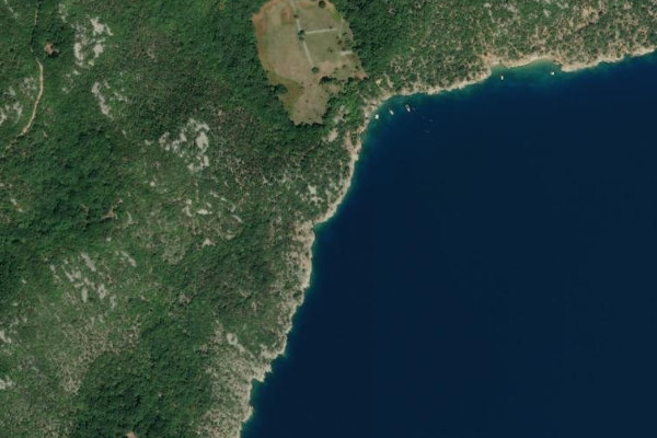 Satellitenbild der Umgebung von Crikveni