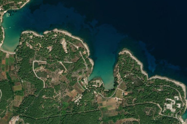 Satellitenbild der Umgebung von Jelsa
