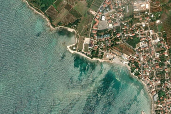 Satellitenbild der Umgebung von Zambratija
