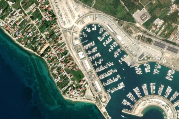 Satellitenbild der Umgebung von Sukošan 2