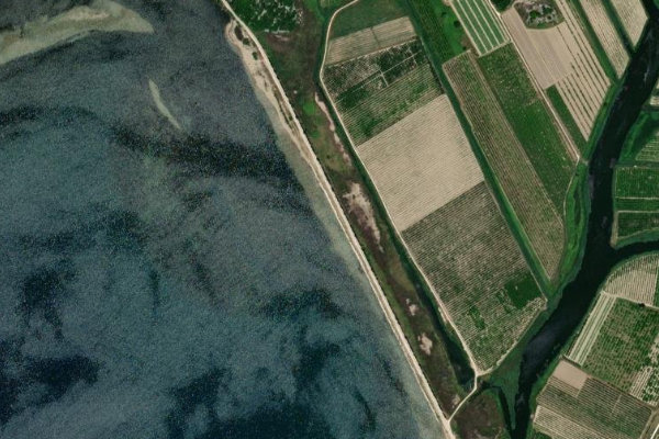 Satellitenbild der Umgebung von Trn