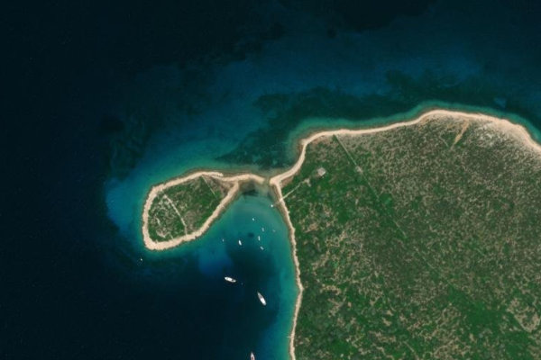 Satellitenbild der Umgebung von Crkvine
