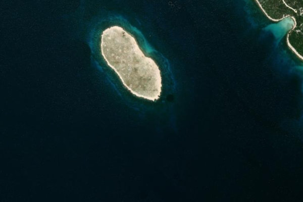 Satellitenbild der Umgebung von Knjeza draga