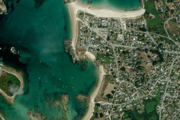 Satellitenbild der Umgebung von Grève des Curés