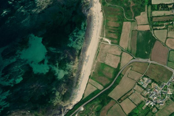 Satellitenbild der Umgebung von Plage du platé