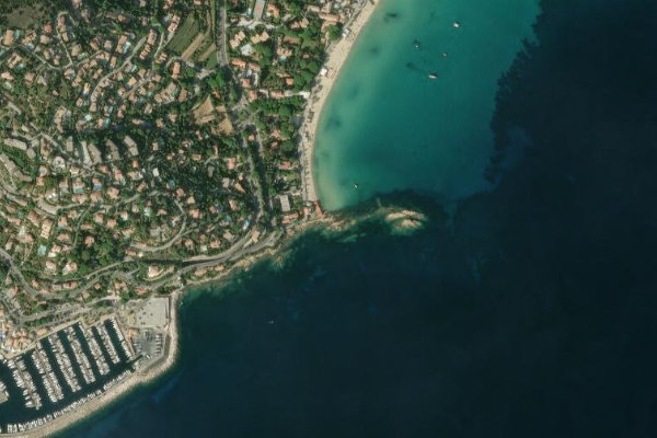 Satellitenbild der Umgebung von Pointe de Nard Viou