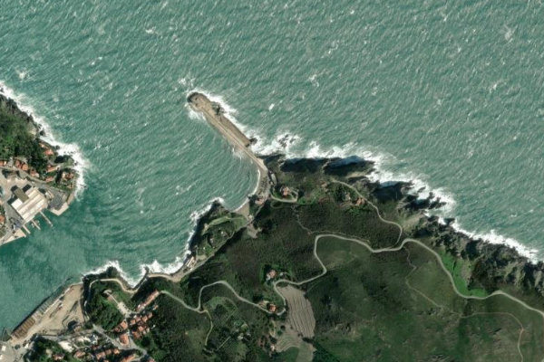 Satellitenbild der Umgebung von Feu métallique du môle