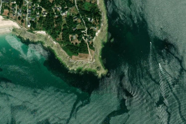 Satellitenbild der Umgebung von Pointe de Combrit