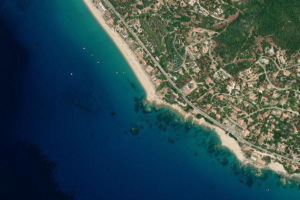 Satellitenbild der Umgebung von Punta di Bitussu