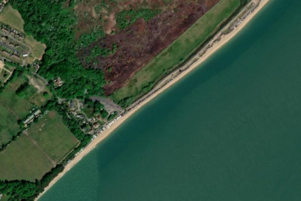 Satellitenbild der Umgebung von Calshot Beach