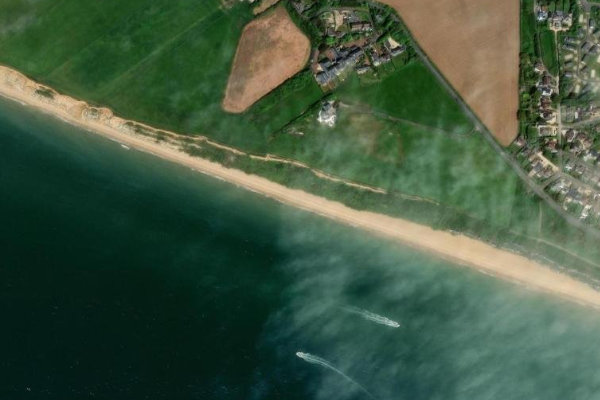 Satellitenbild der Umgebung von Hordle Cliff