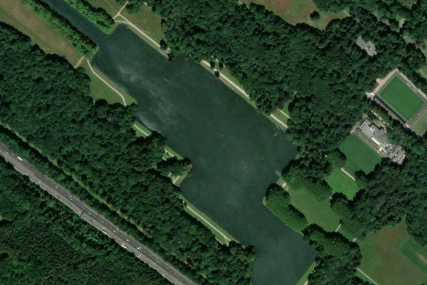 Satellitenbild der Umgebung von Decksteiner Weiher