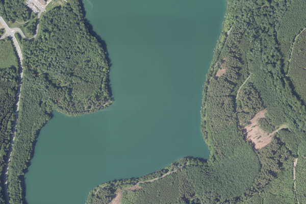 Satellitenbild der Umgebung von Hennetalsperre (Hennesee)