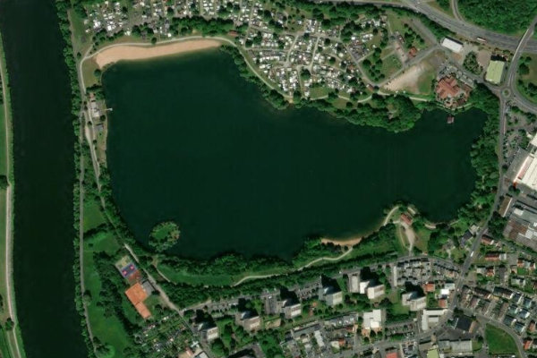 Satellitenbild der Umgebung von Mainparksee