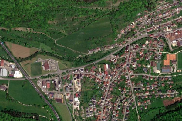 Satellitenbild der Umgebung von Fils (Gosbach)