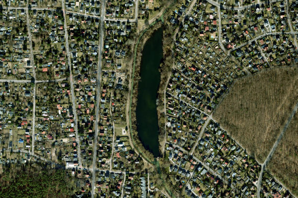 Satellitenbild der Umgebung von Wuhlebecken