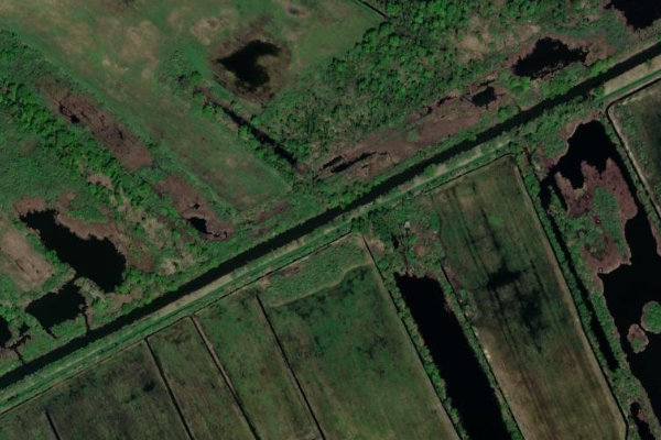 Satellitenbild der Umgebung von Dahmer Kanal