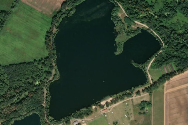 Satellitenbild der Umgebung von Baggersee Gusow