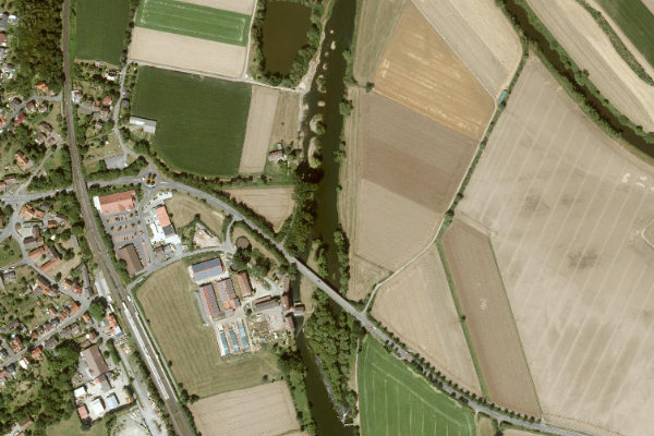 Satellitenbild der Umgebung von Eder (Grifte)