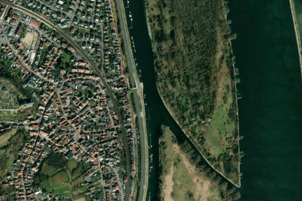 Satellitenbild der Umgebung von Nackenheimer Mühlarm
