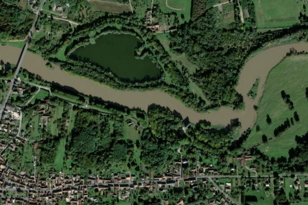 Satellitenbild der Umgebung von le Cher (Chabris)