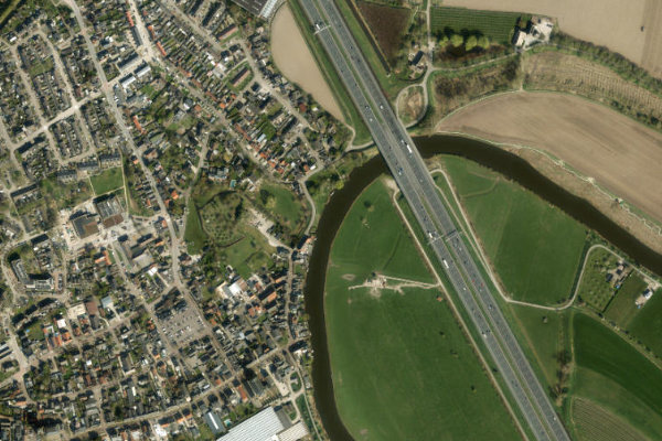 Satellitenbild der Umgebung von Linge (Beesd)