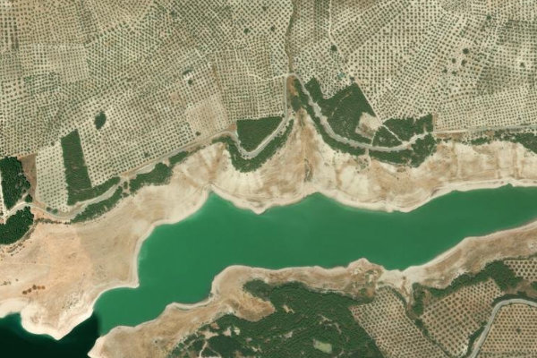 Satellitenbild der Umgebung von Embalse de Colomera