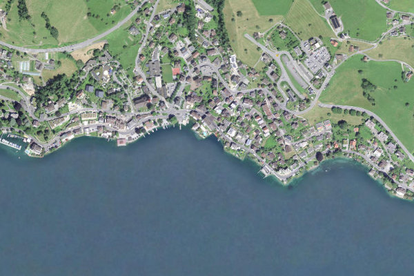 Satellitenbild der Umgebung von Weggis – Hafen