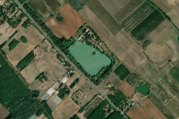 Satellitenbild der Umgebung von Lajosmizse Szászpahorgasztó