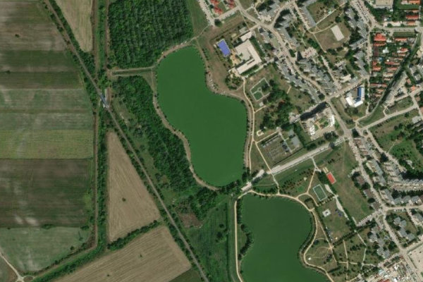 Satellitenbild der Umgebung von Palotavárosi tavak (Székesfehérvár)