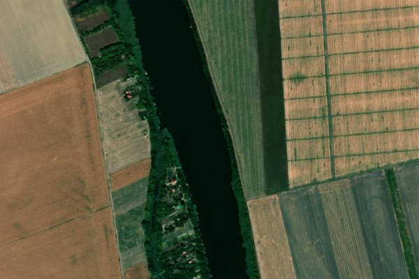 Satellitenbild der Umgebung von Cibakházi Holt-Tisza