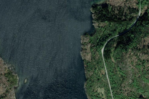 Satellitenbild der Umgebung von Grinde · Küste