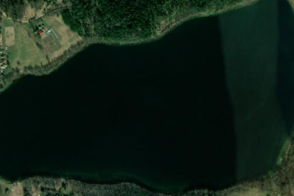 Satellitenbild der Umgebung von Laukezers