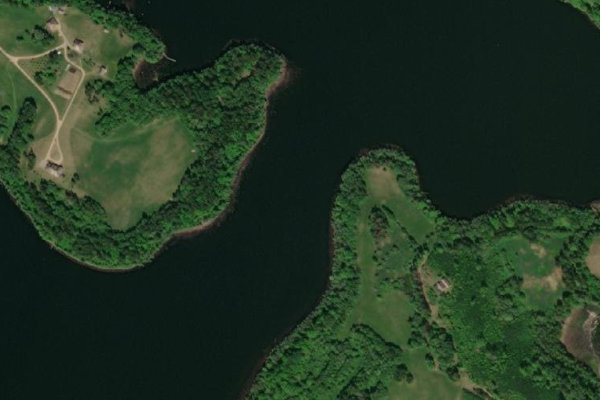 Satellitenbild der Umgebung von Cārmaņa ezers