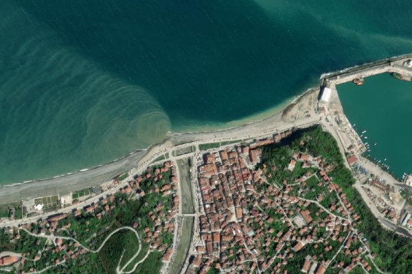 Satellitenbild der Umgebung von İnebolu Limanı Dış Kıyısı