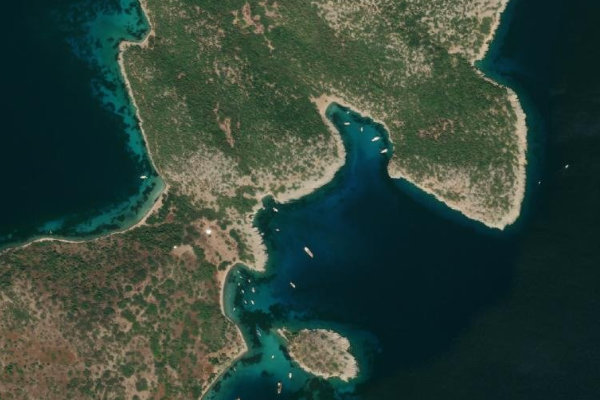 Satellitenbild der Umgebung von Akvaryum Koyu (Bodrum)