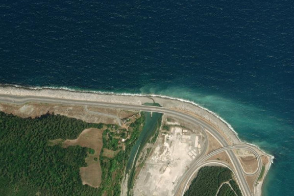 Satellitenbild der Umgebung von Kanlı Çay