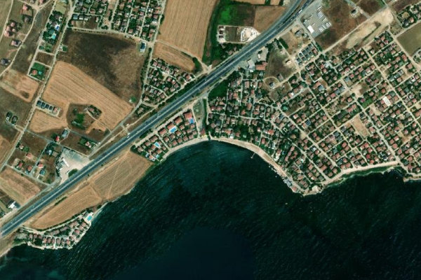 Satellitenbild der Umgebung von Kamara Dere