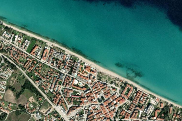 Satellitenbild der Umgebung von Chanioti Beach