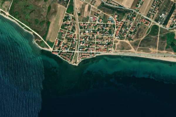 Satellitenbild der Umgebung von Mouriés