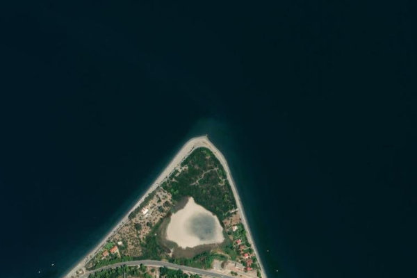 Satellitenbild der Umgebung von Ákra Knimís