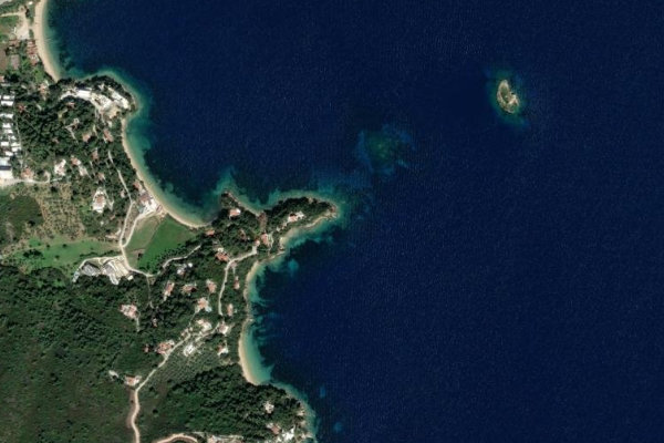 Satellitenbild der Umgebung von Ákra Kanapítsa