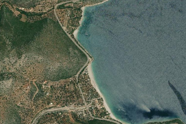 Satellitenbild der Umgebung von Órmos Kryonéri
