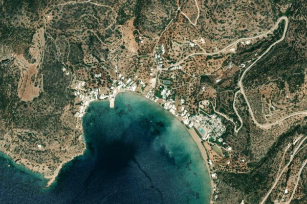 Satellitenbild der Umgebung von Vathí