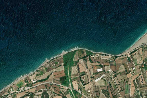 Satellitenbild der Umgebung von Argyrós Potamós