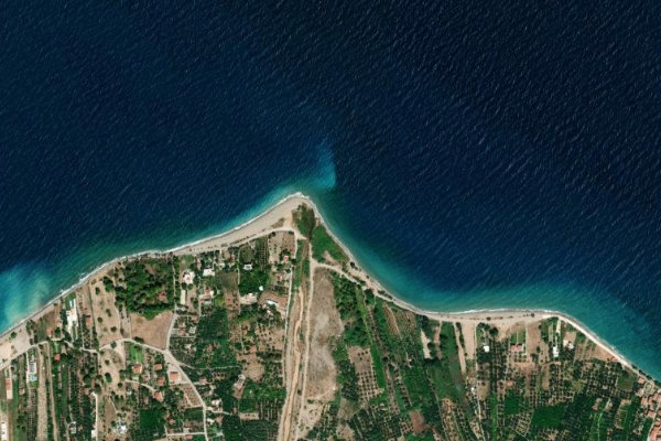 Satellitenbild der Umgebung von Ákra Trypiá